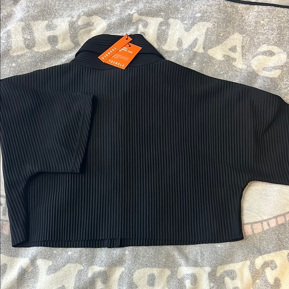 youngLA W444 ARIA PLEATED TOP - Picture 10 of 12